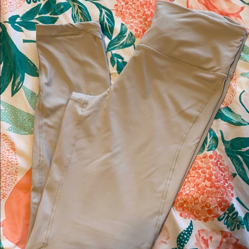 VS sport leggings, size med grey with calf cut out